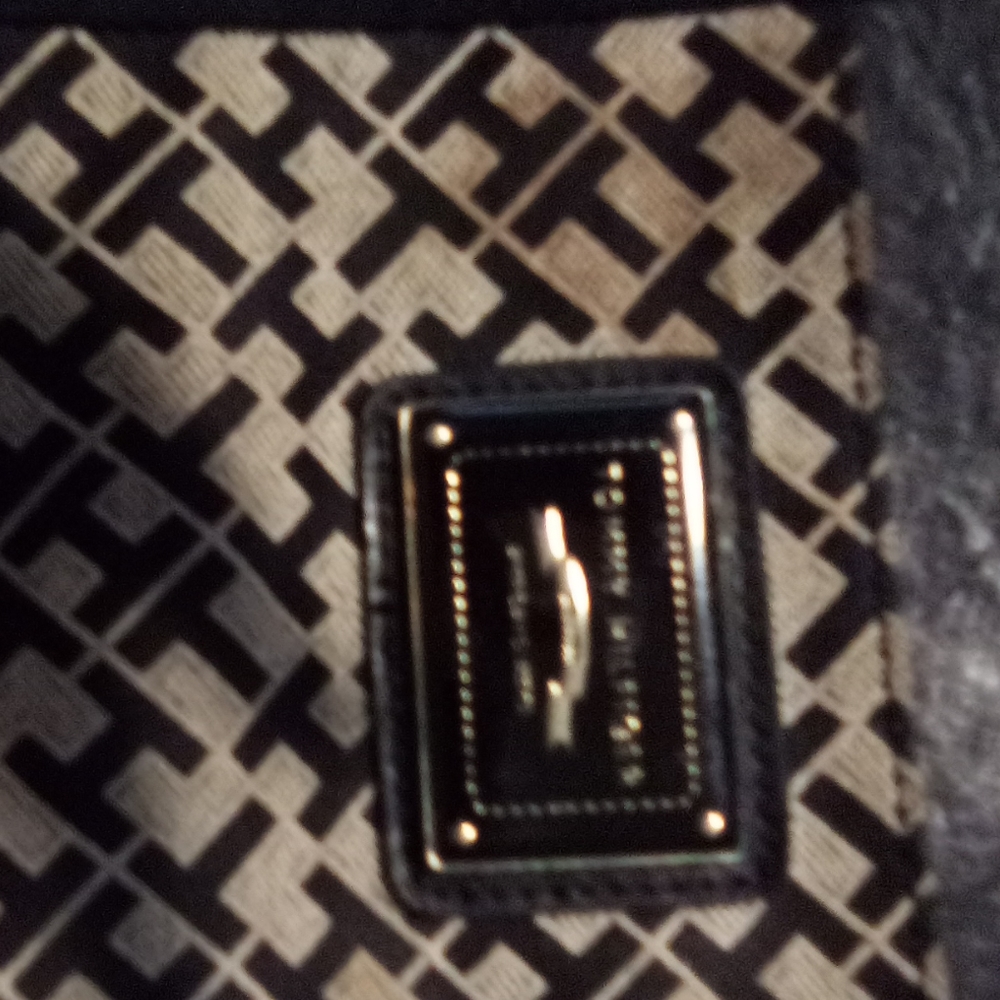 Tommy Hilfiger purse